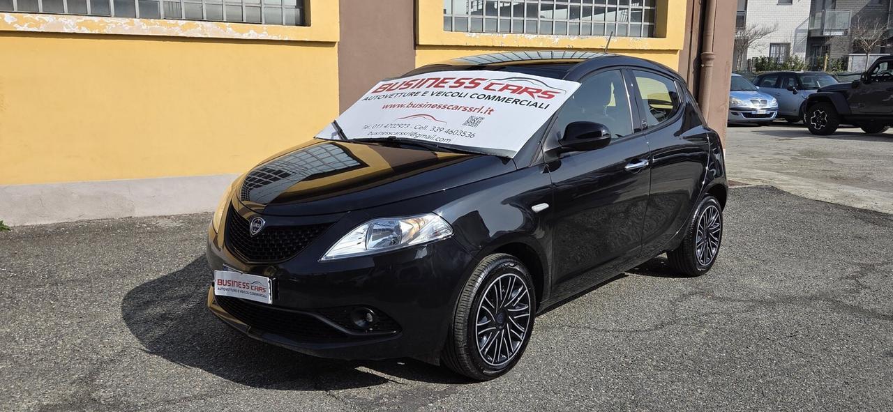 Lancia Ypsilon 1.0 FireFly 5 porte S&S Hybrid Ecochic GOLD KM. 22.000 AUTO PER NEOPATENTATI