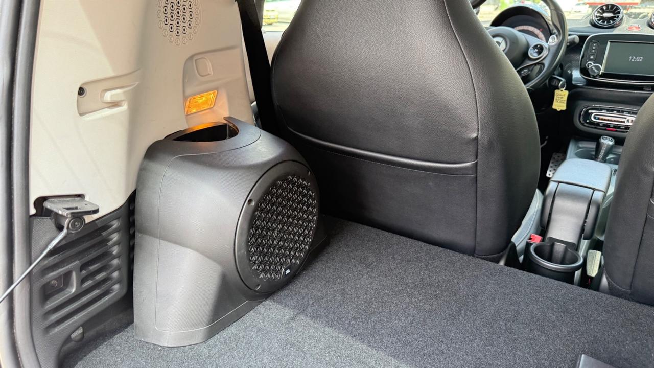 Smart ForTwo BRABUS 0.9 Turbo twinamic parisblue Xclusive LED NAVI KAMERA JBL PACK SPORT PDC PELLE INTROVABILE