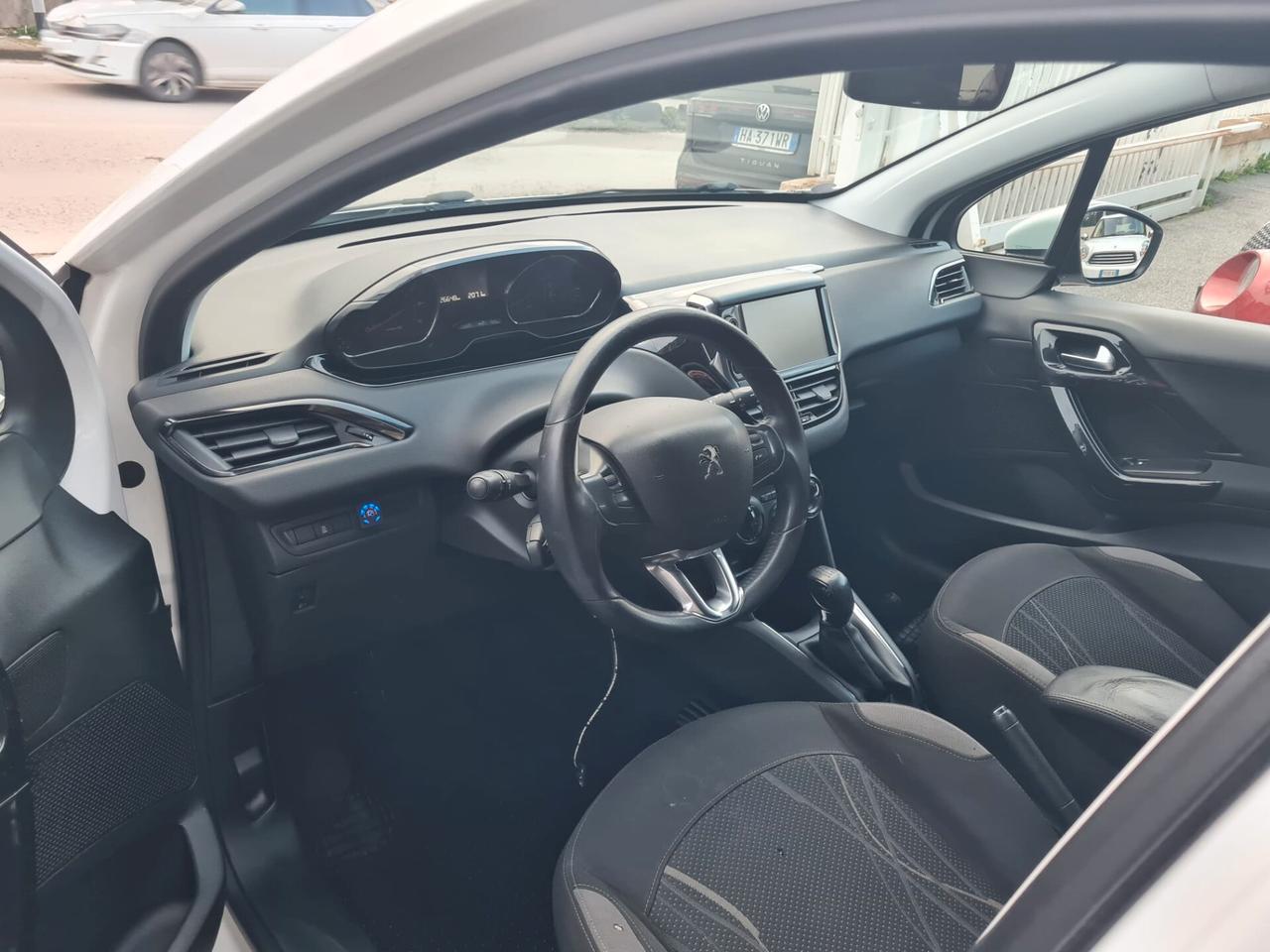 Peugeot 208 1.2 VTi 82 CV 5P Allure