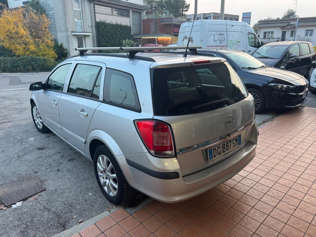 Opel Astra 1.4 16V Twinport 5 porte Enjoy