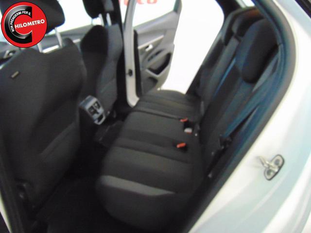 PEUGEOT 3008 BlueHDi 130 S&S EAT8 Active Business