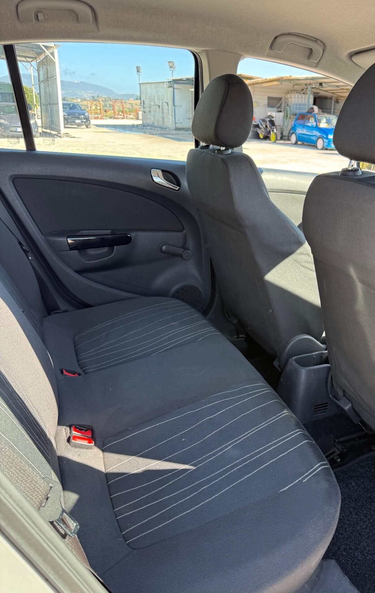 Opel Corsa Diesel 1.3 CDTi uniproprietaria neopatentati