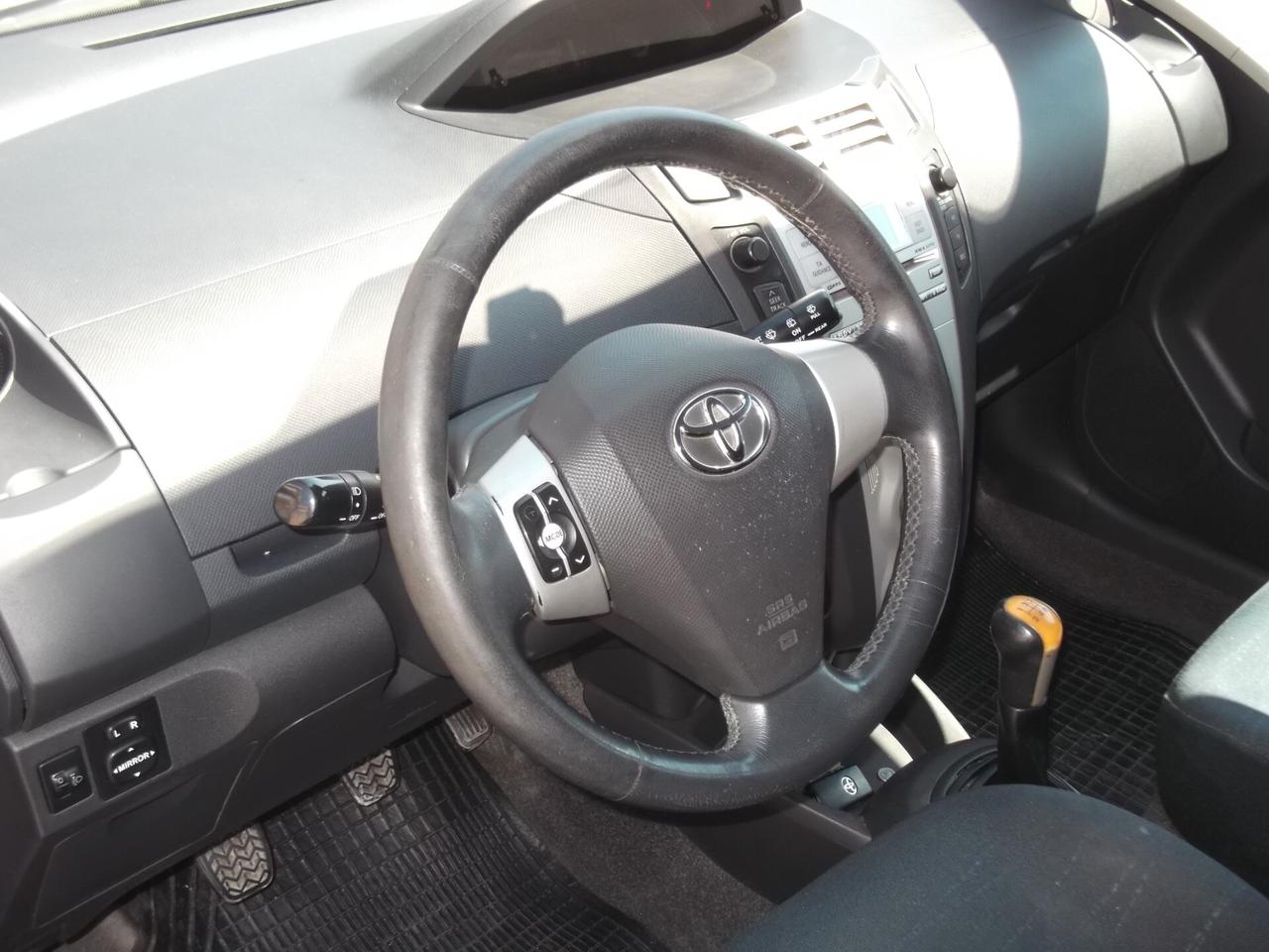 Toyota Yaris 1.4 D-4D 5 porte Sol - 07