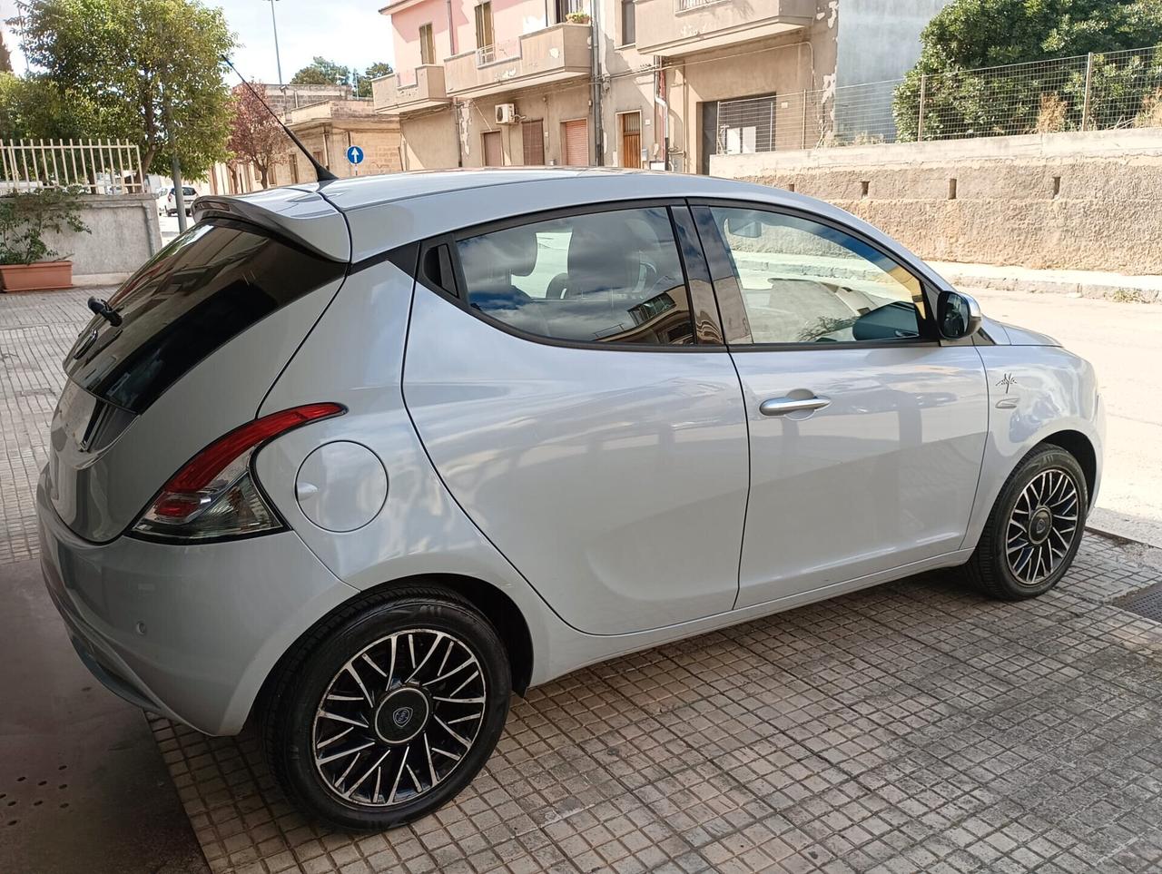 Lancia Ypsilon 1.3 MJT 16V 95 CV 5 porte S&S Mya