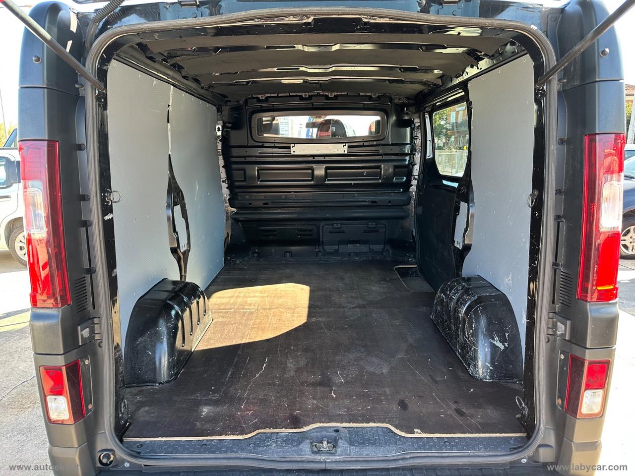 NV300 27 1.6 dCi TT 125CV S&S PC-TN Van