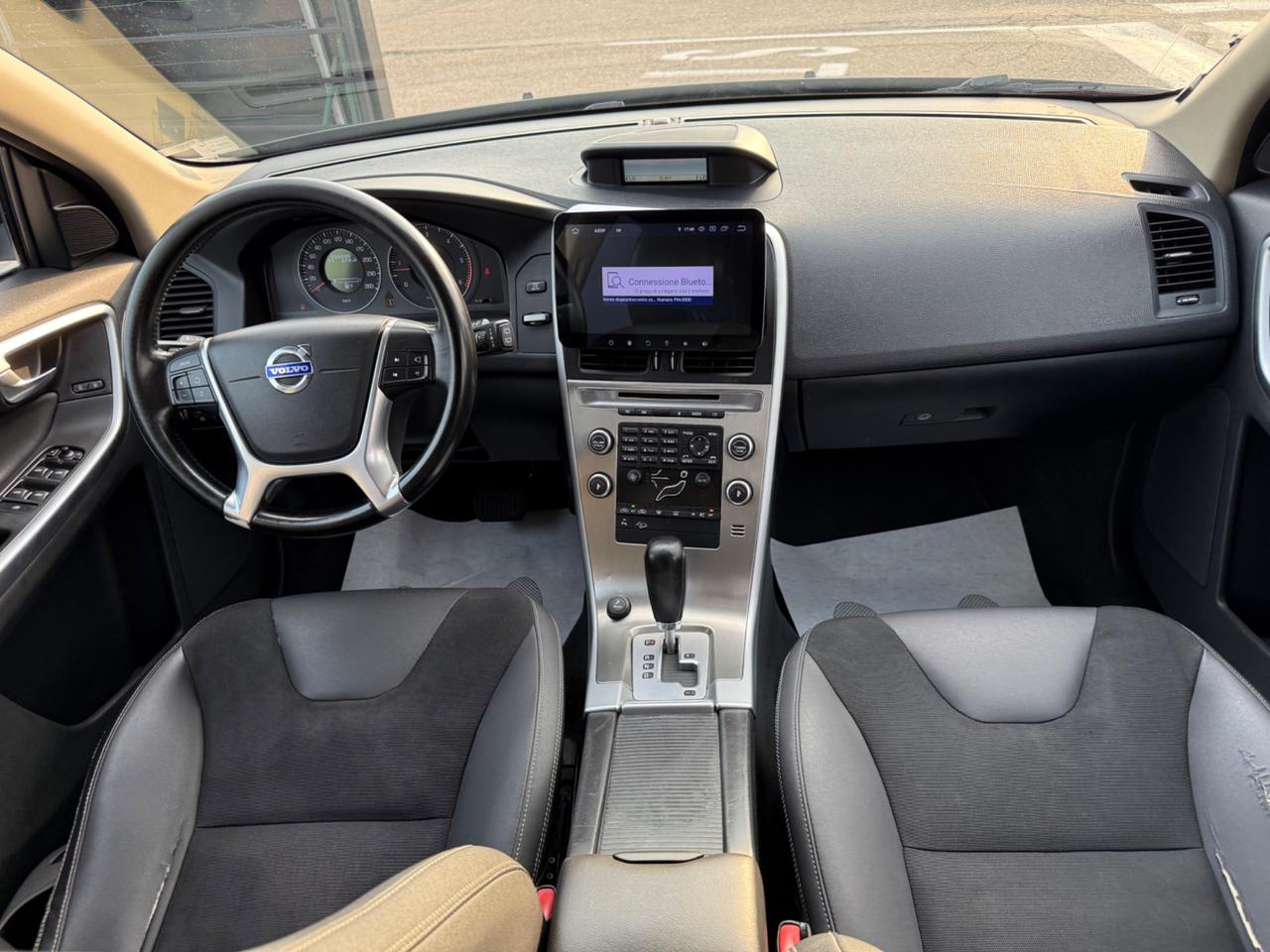 Volvo XC 60 D5 AWD Geartronic Momentum