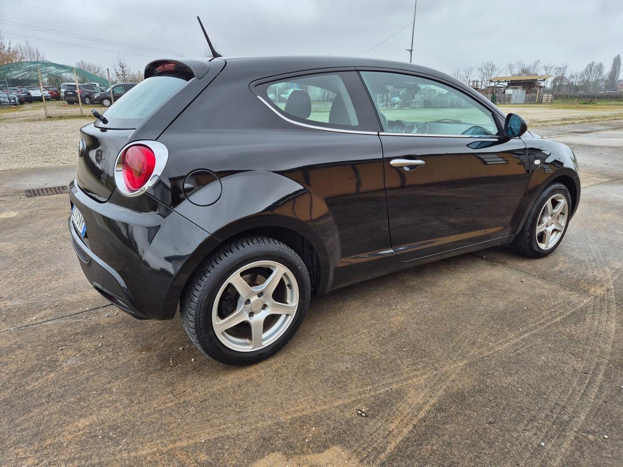 Alfa Romeo MiTo 1.6 JTDm 16V Distinctive Sport Pac