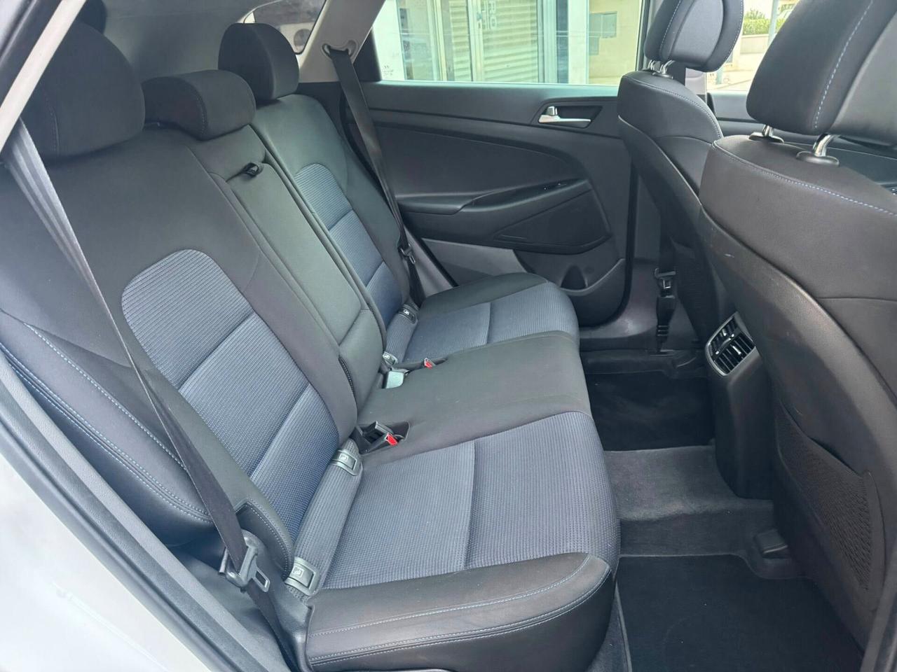 HYUNDAI TUCSON 1.7 CRDI 115 CV. TETTO APRIB.+NAVI