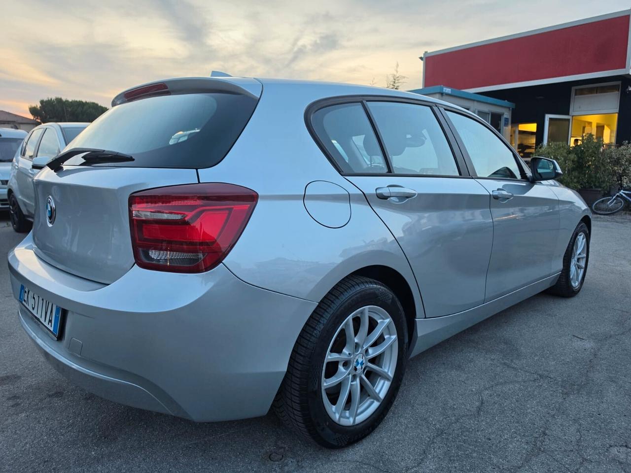 Bmw 116 116d 5p. Urban