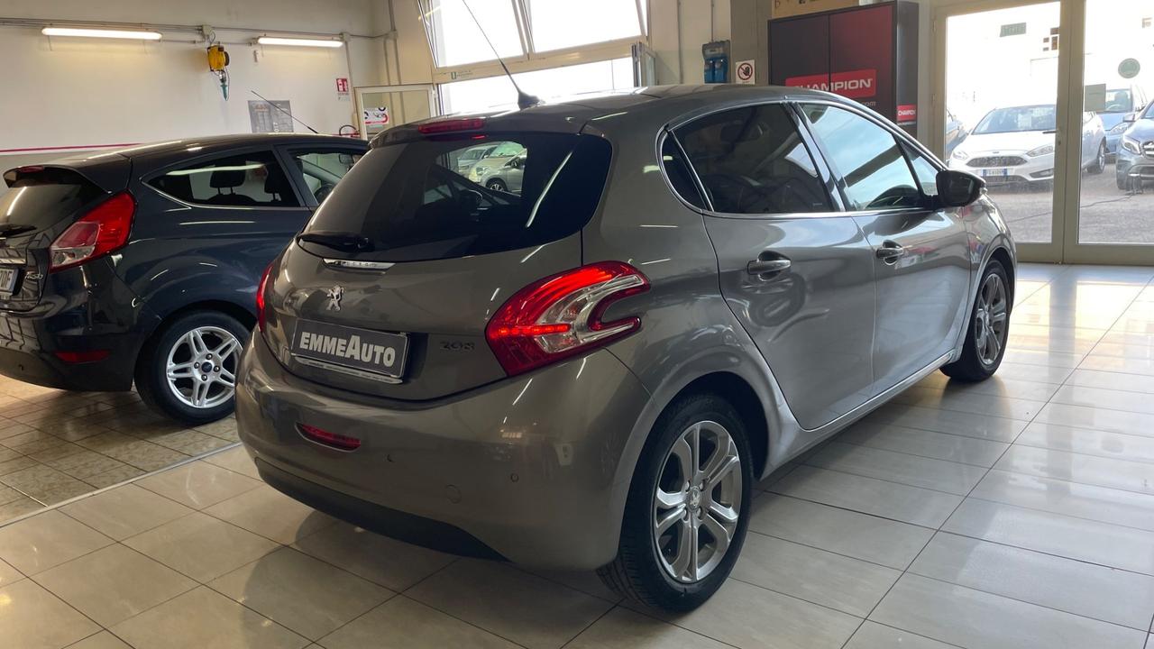 Peugeot 208 1.4 HDi 68 CV 5 porte Allure
