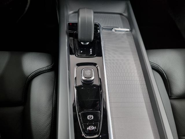 VOLVO XC60 T6 Recharge Plug-in Hybrid AWD automatico Plus Dar
