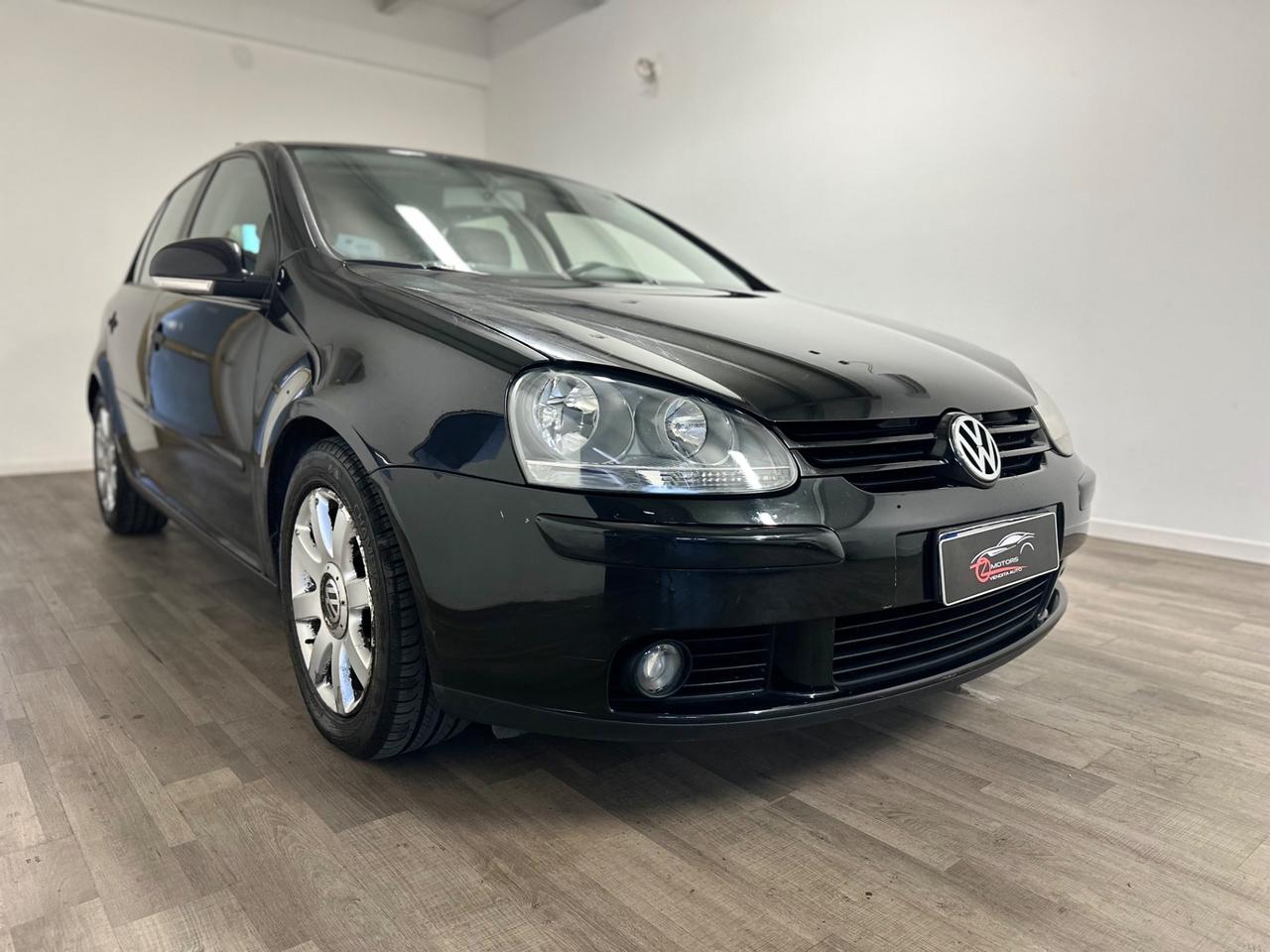 Volkswagen Golf 1.6 16V FSI 5p. Sportline NEOPATENTATI