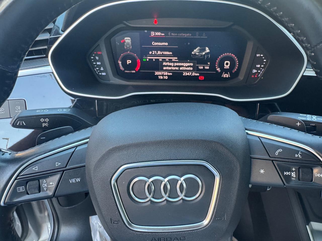 Audi Q3 2.0 TDI 150 CV S tronic line Edition