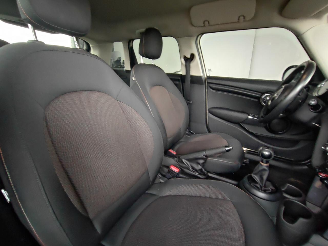 Mini 1.5 Cooper D Business XL 5 porte