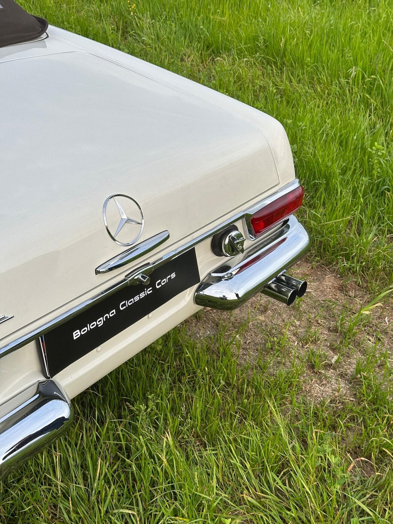Mercedes-benz SL 230 “Pagoda”