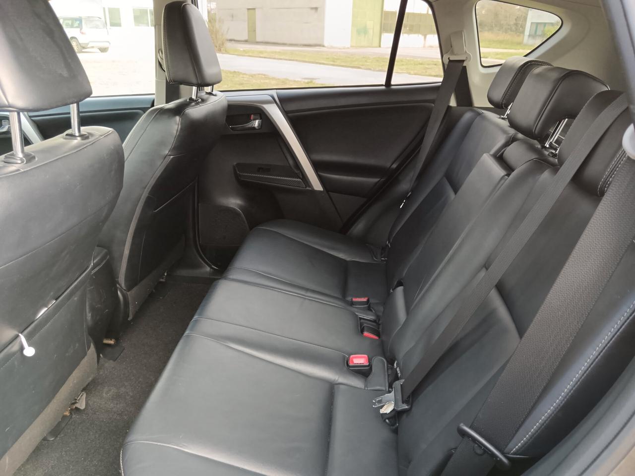 Toyota RAV 4 RAV4 2.2 D-CAT A/T 4WD Style