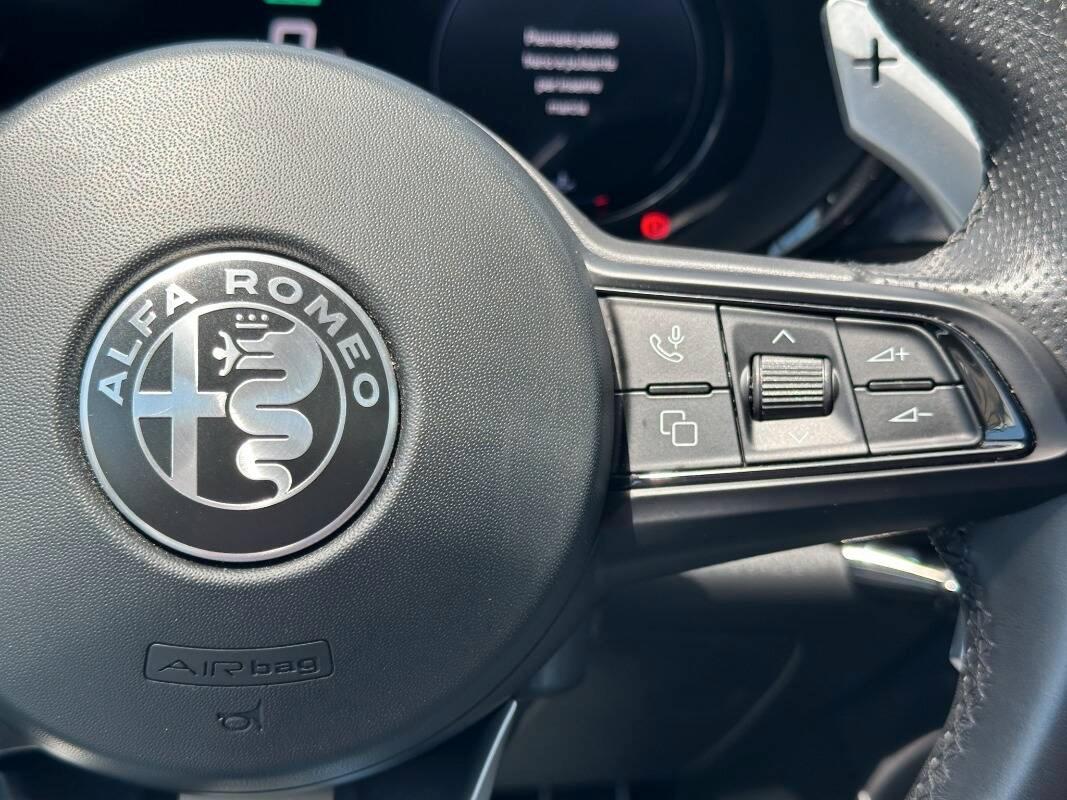 Alfa Romeo Tonale 1.5 hybrid Veloce 160cv AUTOMATICA