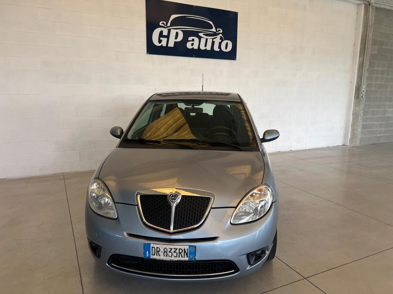 Lancia Ypsilon y 1.2 benzina solo 97.505 km ok neopatentati