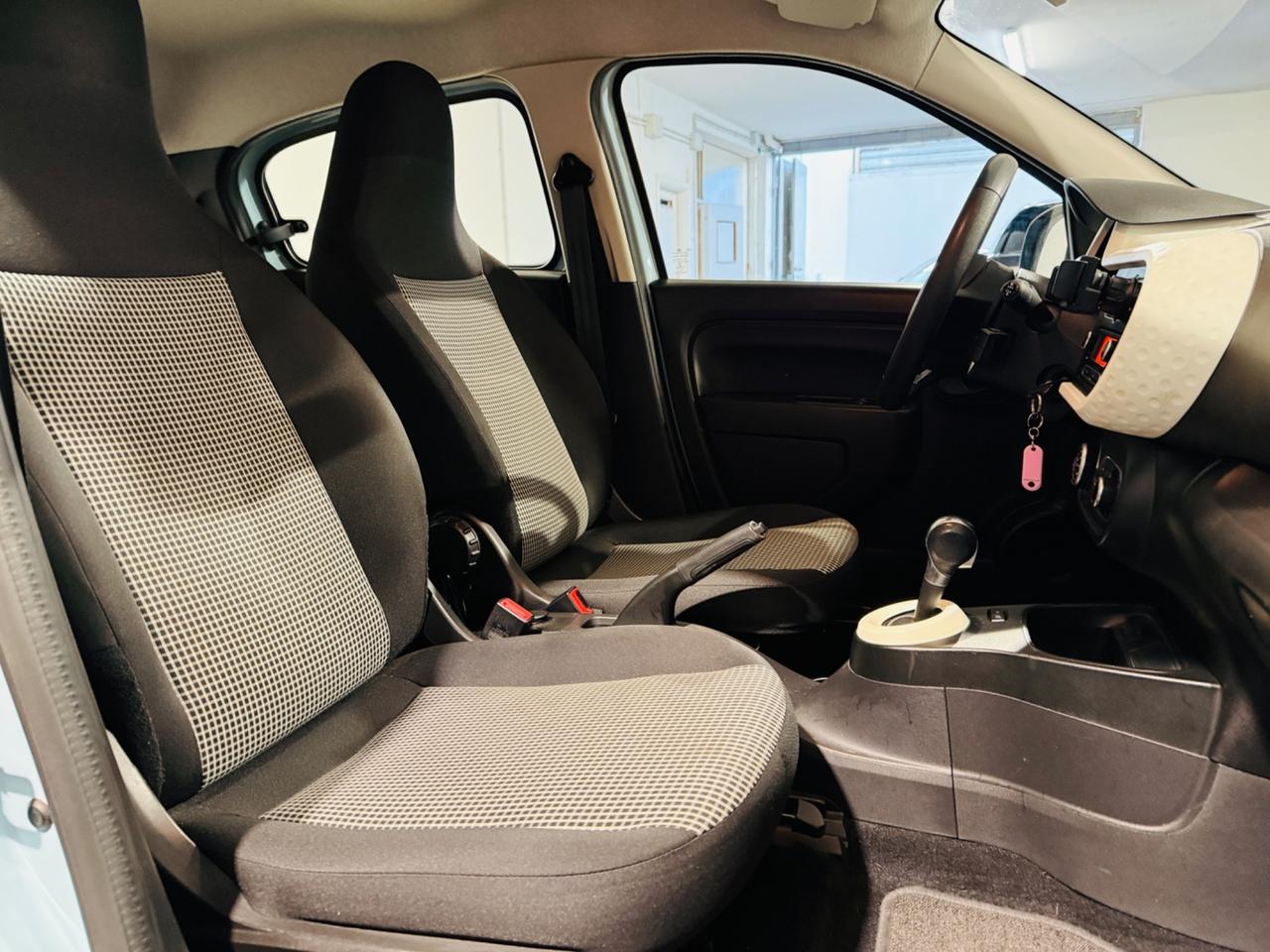 Renault Twingo 22KW TOTAL ELETRIC*200 KM AUTONOMIA*NEOPATENTATI*