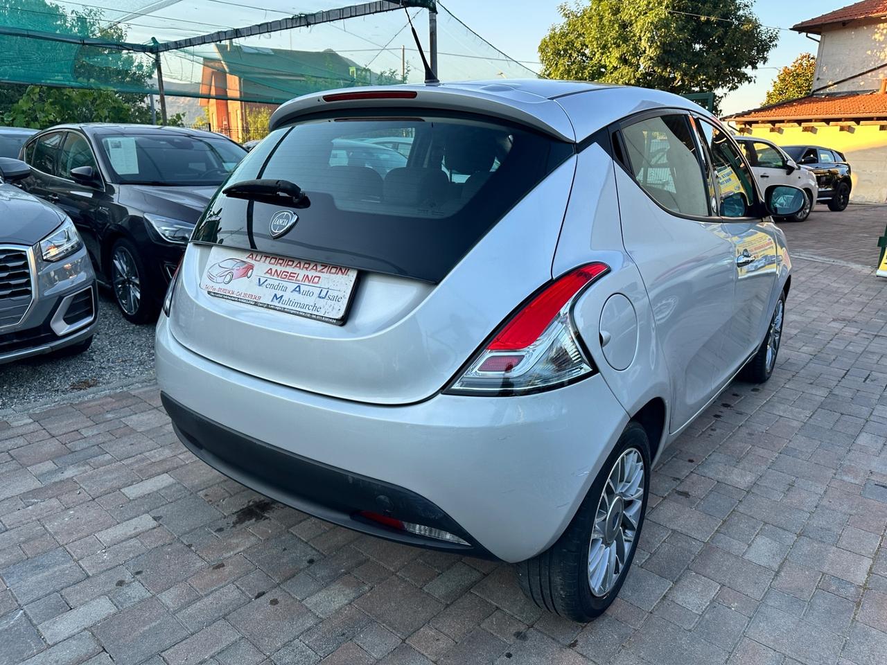 Lancia Ypsilon 1.2 69 CV 5 porte GPL Ecochic Gold