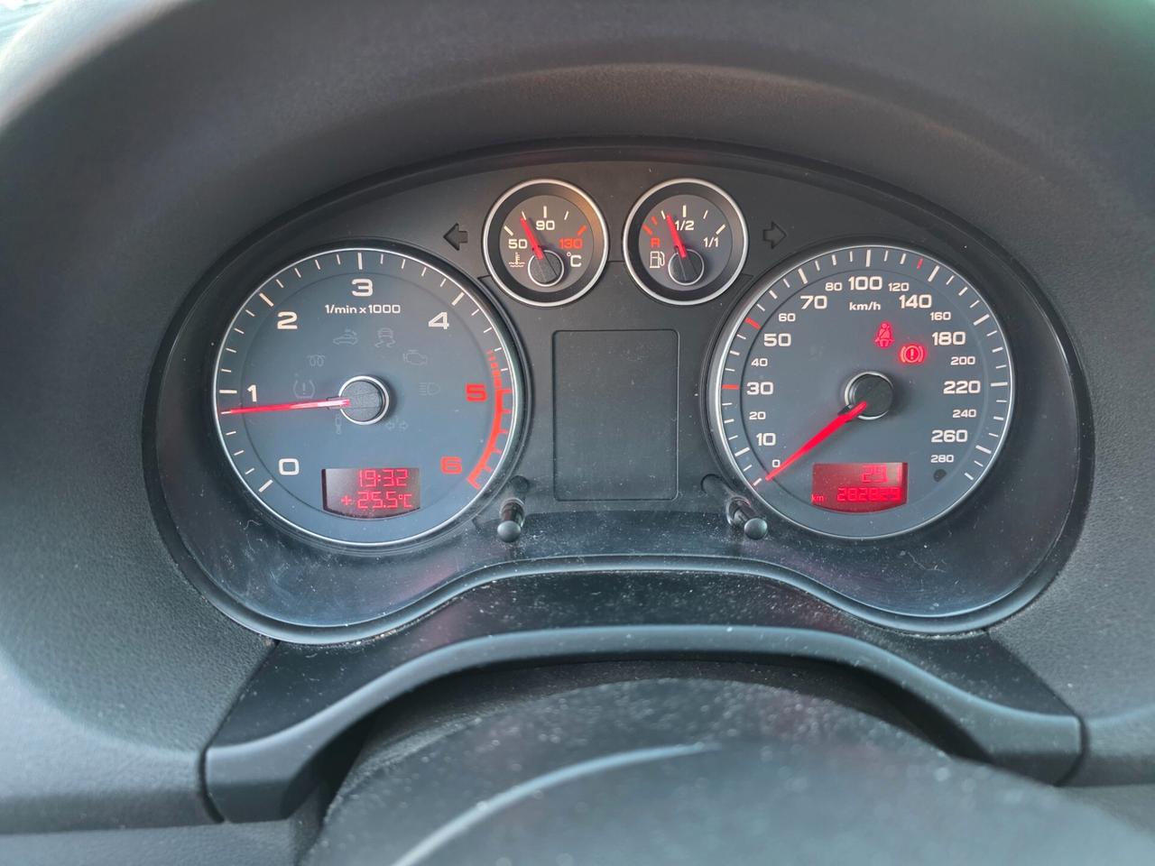 Audi A3 SPB 1.6 TDI 105 CV CR Ambition