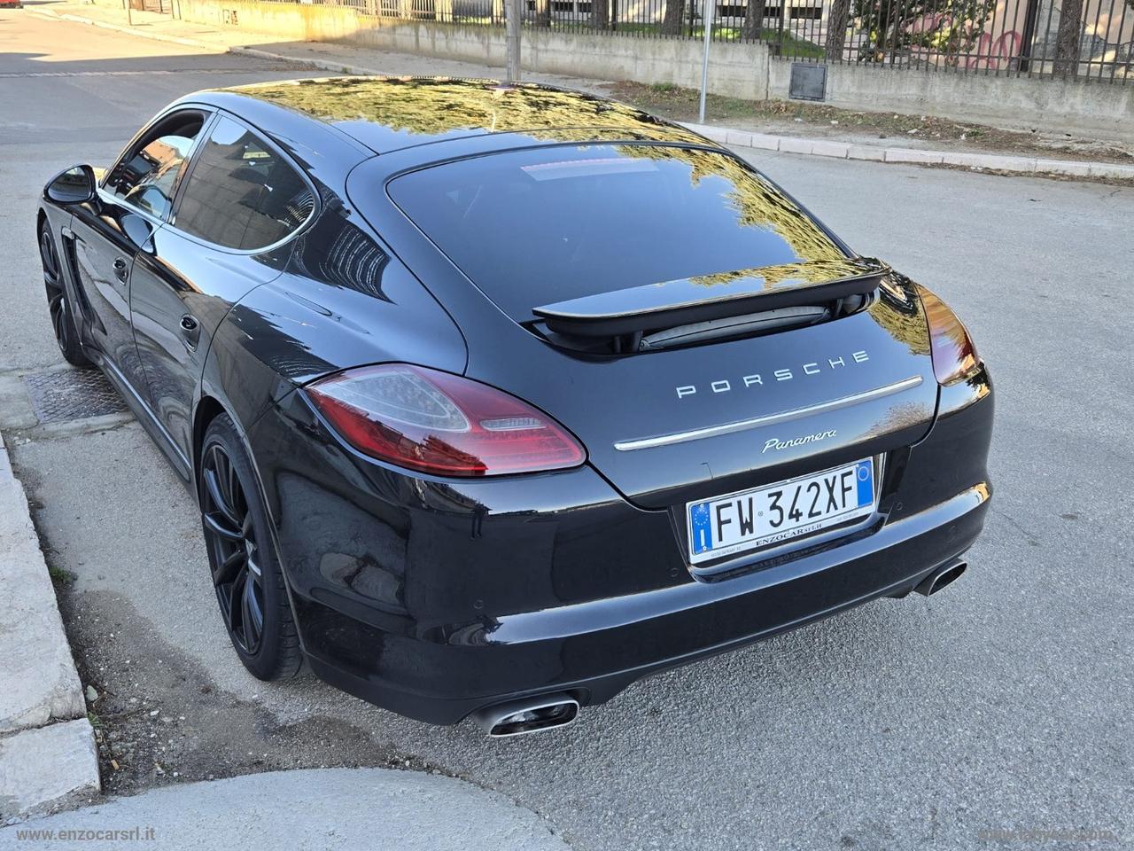 PORSCHE Panamera 3.0 Diesel Platinum Edition ALL BLACK