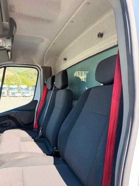 Renault Master furgonato con sponda