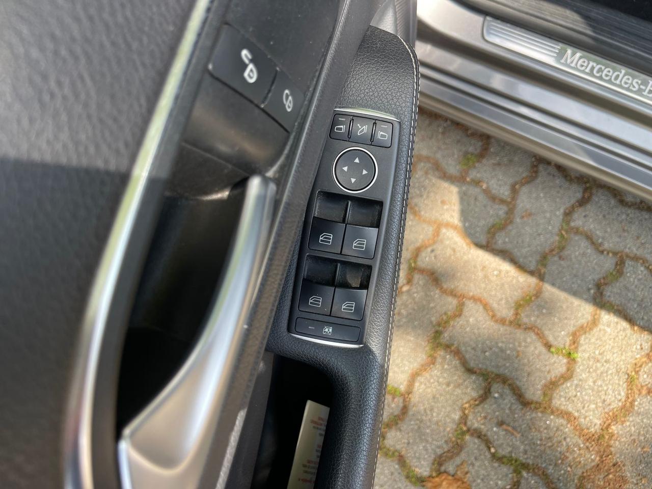 Mercedes-Benz A 200 Business A 200 D