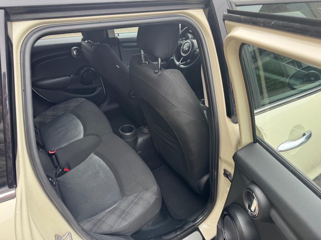 Mini 1.5 Cooper D Business