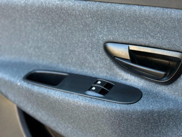 LANCIA Ypsilon 1.0 FireFly 5 porte S&S Hybrid Ecochic Silver