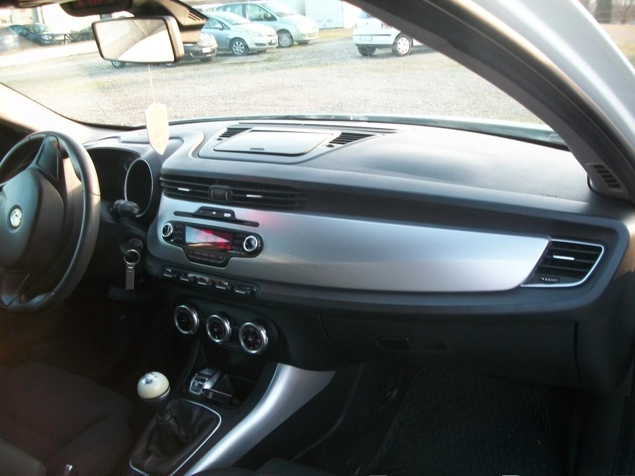 Alfa Romeo Giulietta 1.4 Turbo MultiAir Distinctive cc 1368 benzina multiair km 153400 garanzia un anno