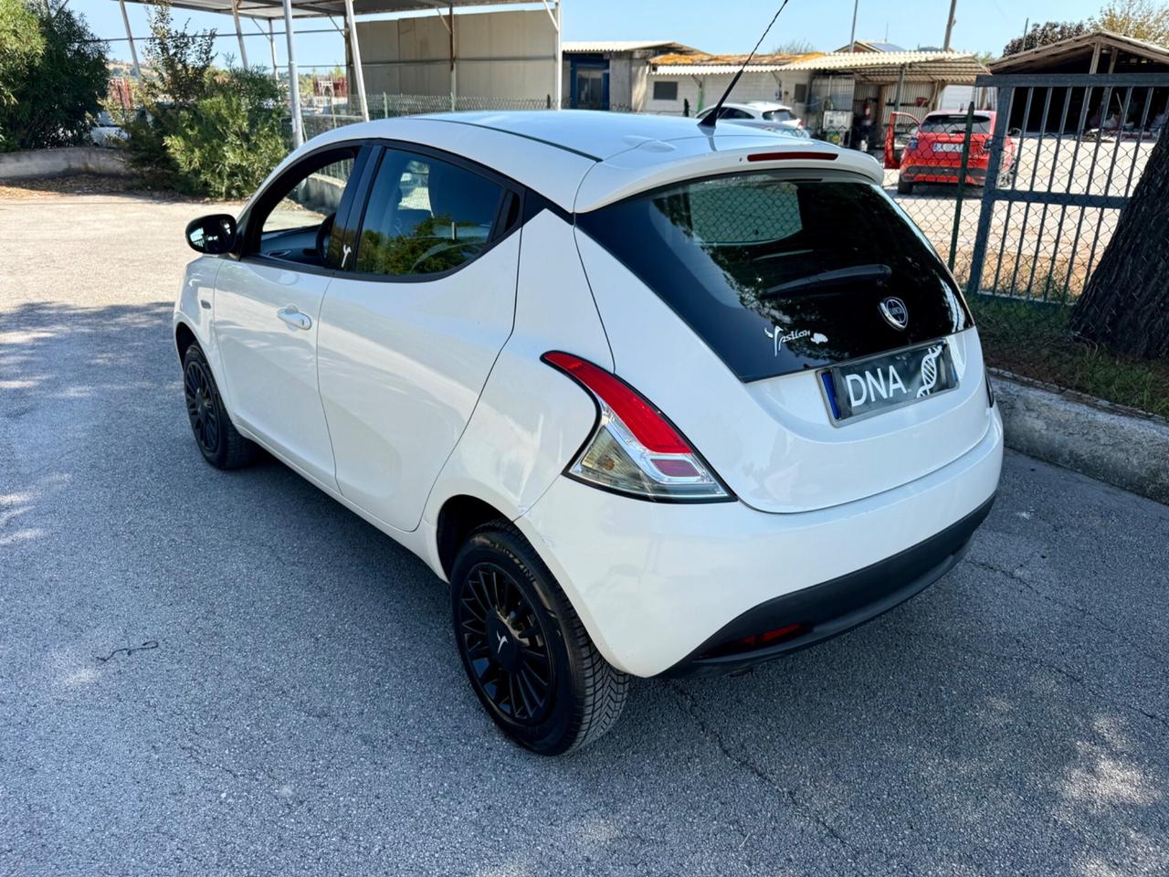 Lancia Ypsilon Ecochic Euro6B neopatentati uniprop