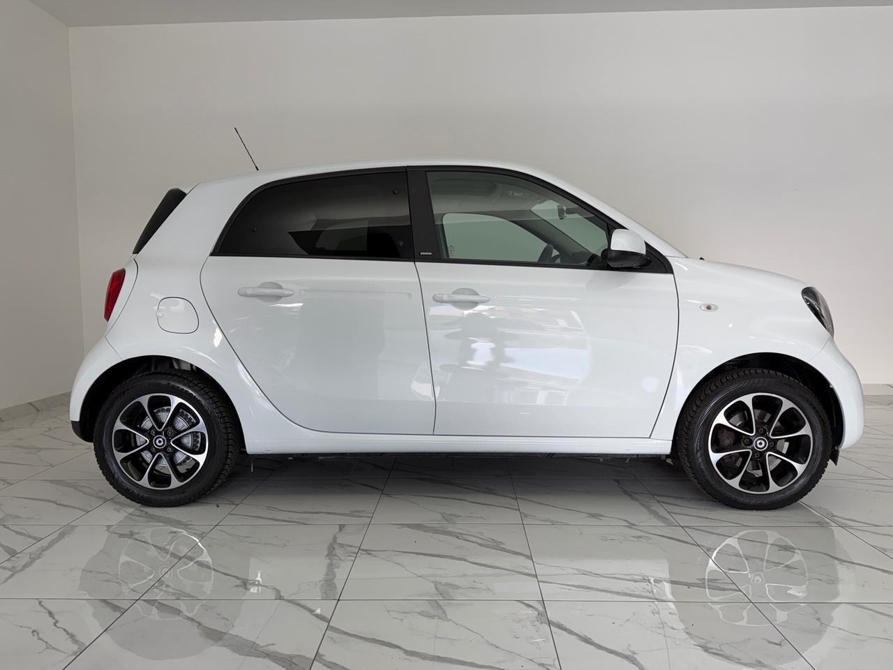 SMART FORFOUR PASSION AUTOMATICA/PANORAMA/NAVIGATORE