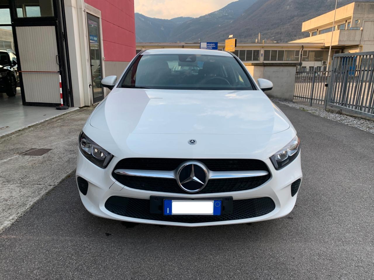 Mercedes-benz A 250 A 250 e Automatic Plug-in hybrid Business Extra