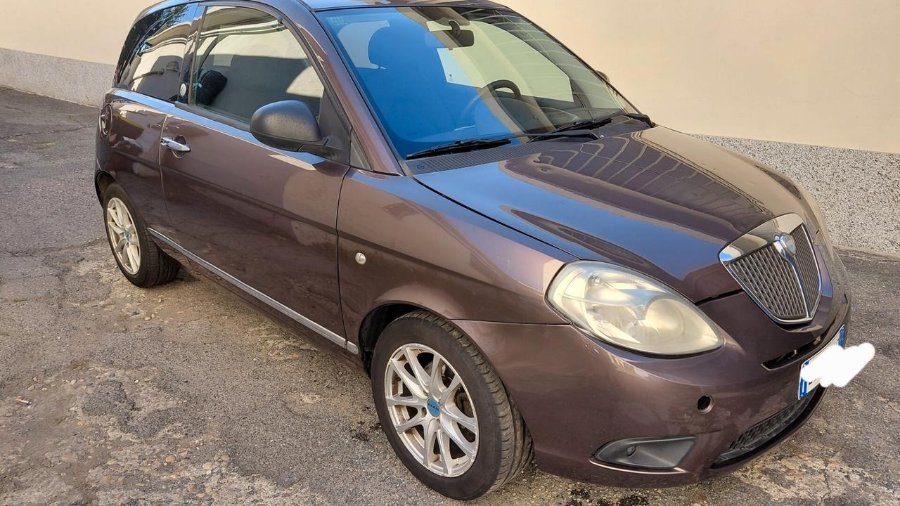 Lancia Ypsilon 1.4 New Oro Ecochic GPL