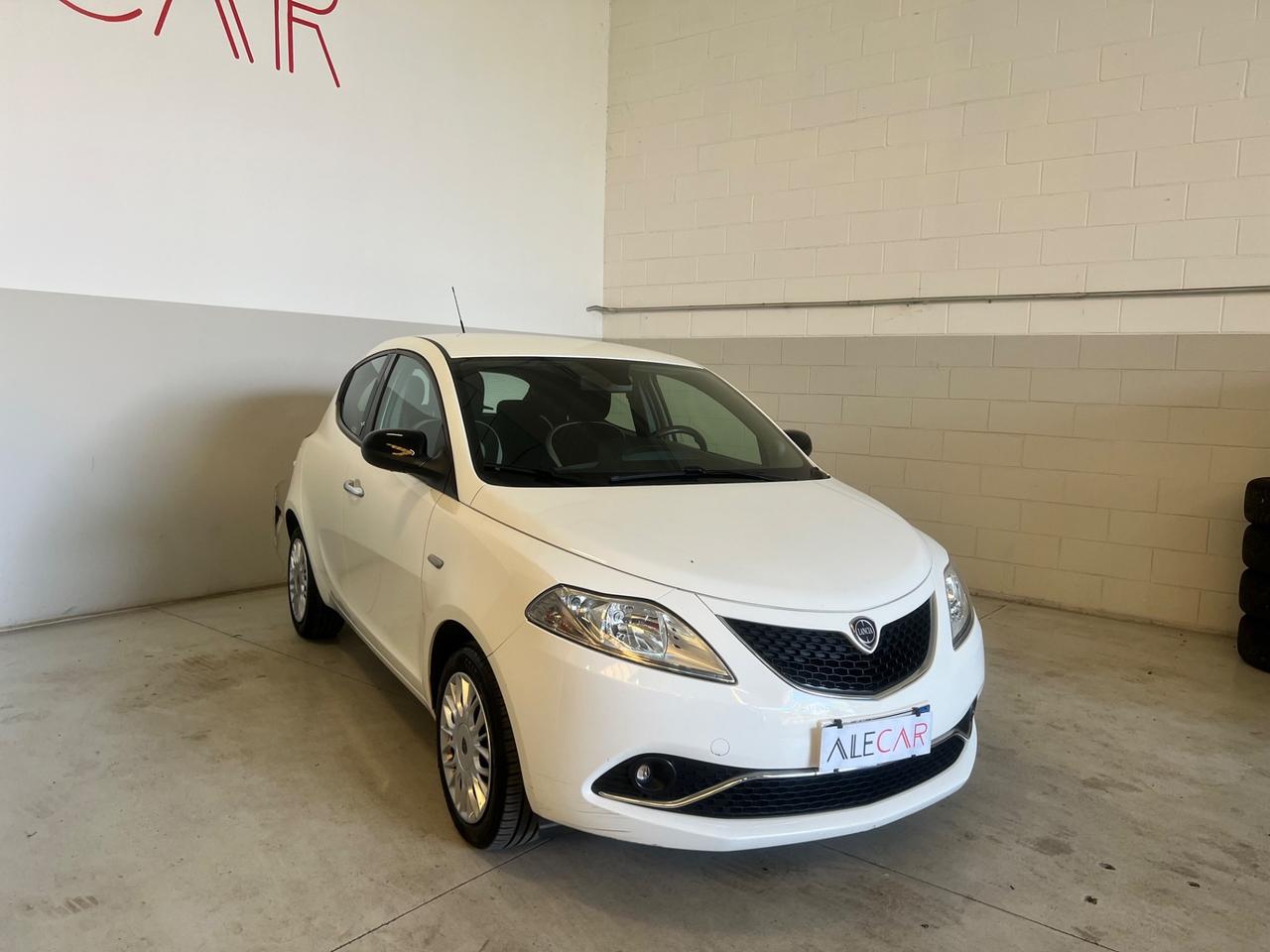Lancia Ypsilon 1.2 69 CV 5 porte Gold