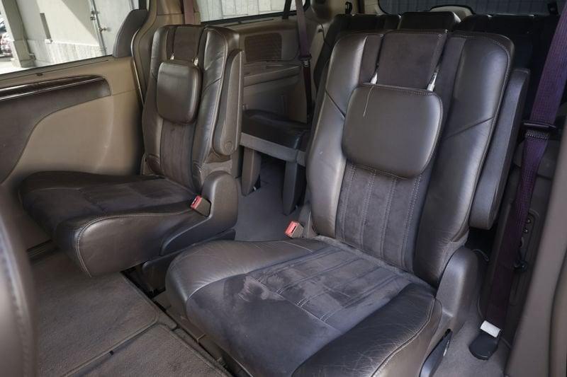 Lancia Voyager Lancia Voyager 2.8 Turbodiesel Platinum 163 CV ANNO 2013