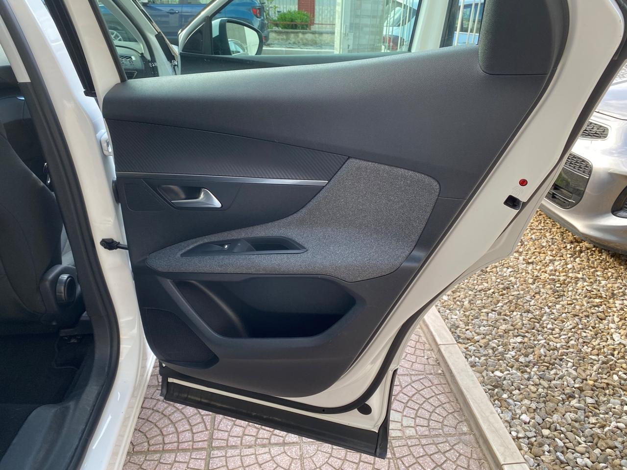 Peugeot 3008 BlueHDi 120 S&S Active