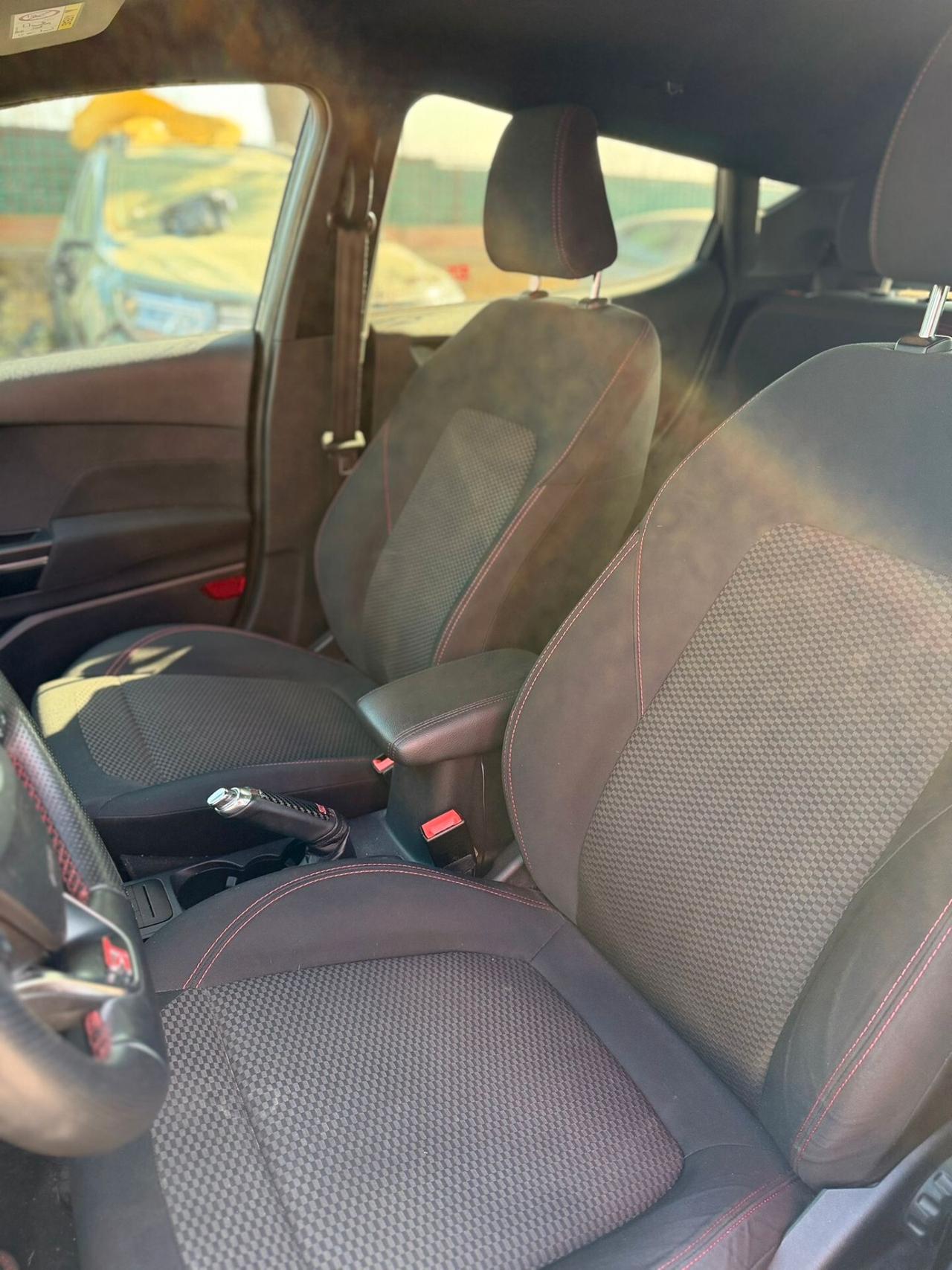 Ford Fiesta 1.5 EcoBlue 5 porte Vignale sinistrata