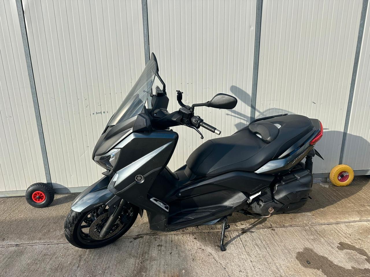 YAMAHA X-MAX XMAX 400 - DA 99€ A MESE