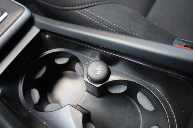 VOLVO V40 D2 2.0d UniPropietario Tagliandata per NEOPATENTAT