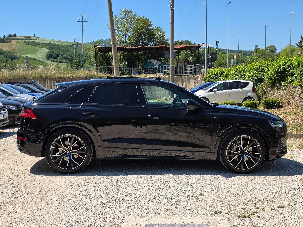 AUDI Q8 50TDI MHEV QUATTRO S-LINE TIPTRONIC