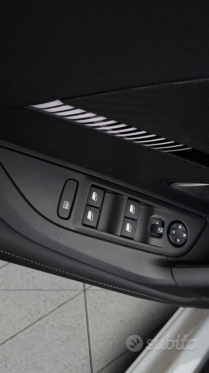 Peugeot 2008 1.2 Puretech 100 cv ALLURE