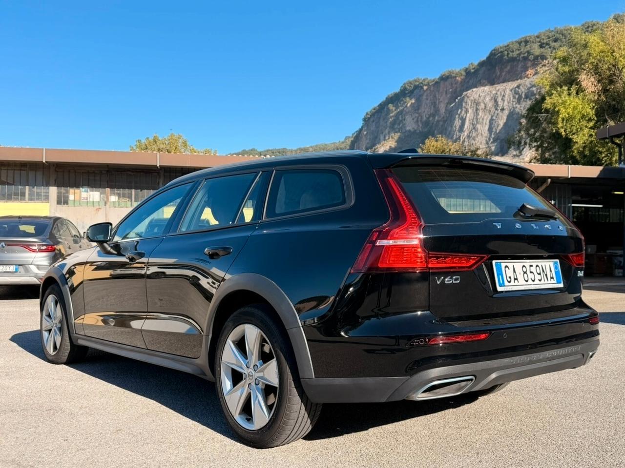 Volvo V60 Cross Country D4 AWD Geartronic Business Pro