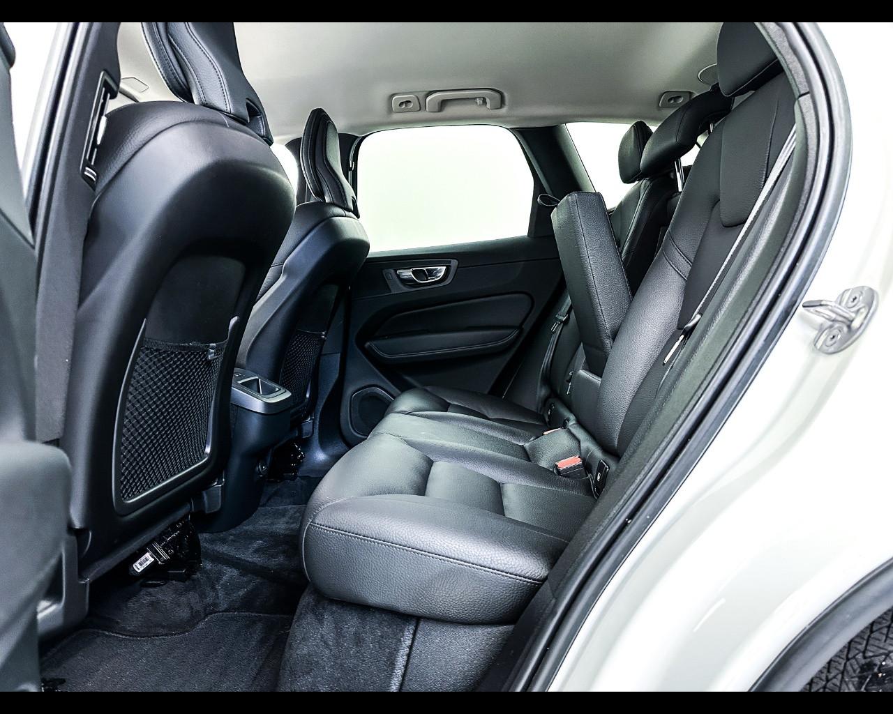 VOLVO XC60 (2017-->) - XC60 B4 (d) AWD automatico Plus Dark