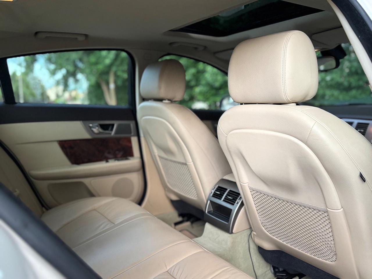 Jaguar XF 2.7D V6 Premium Luxury