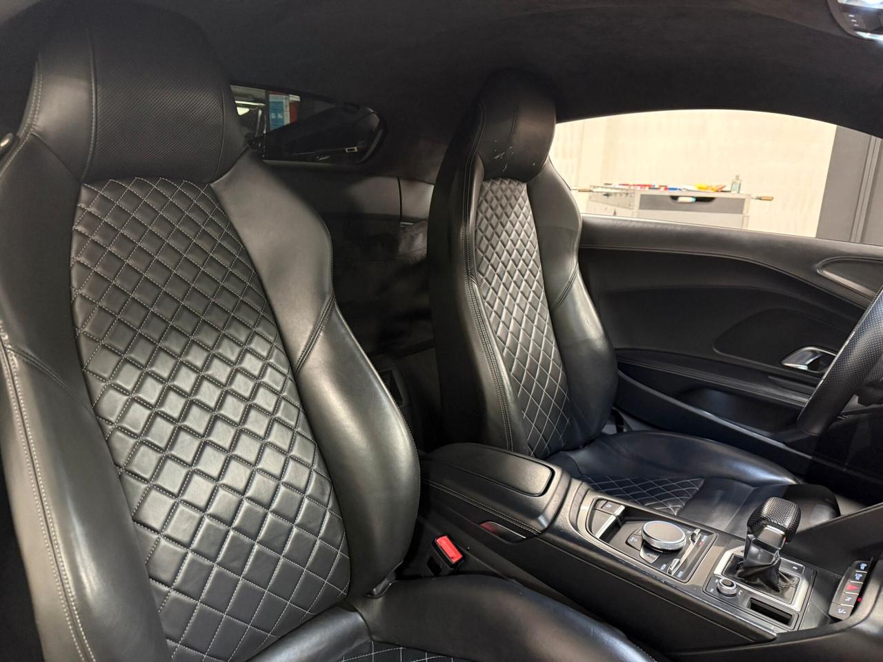 Audi R8 Spyder V10 RWD S tronic