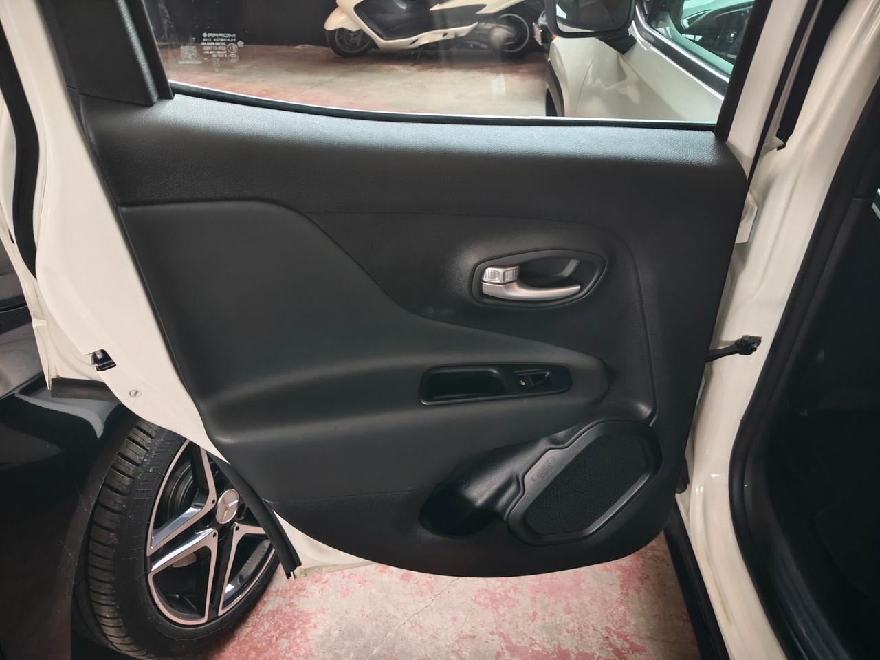 Renegade Limited NO OBBLIGO FINANZIAMENTO!