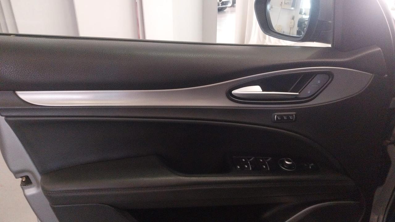 Alfa Romeo Stelvio 2.2 Turbodiesel 210 CV AT8 Q4 Executive