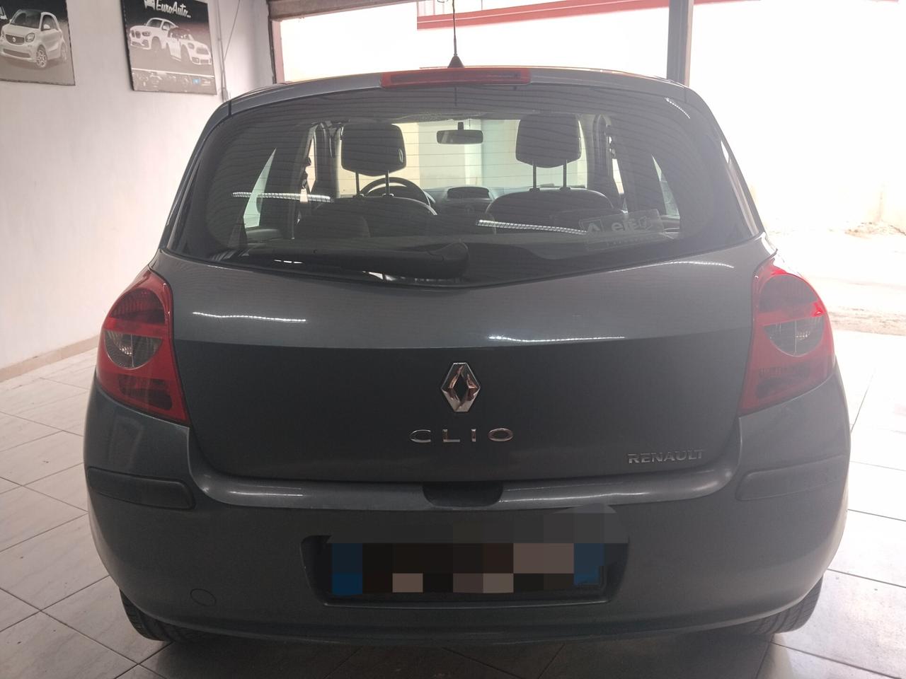 Renault Clio 1.5 diesel CON GARANZIA